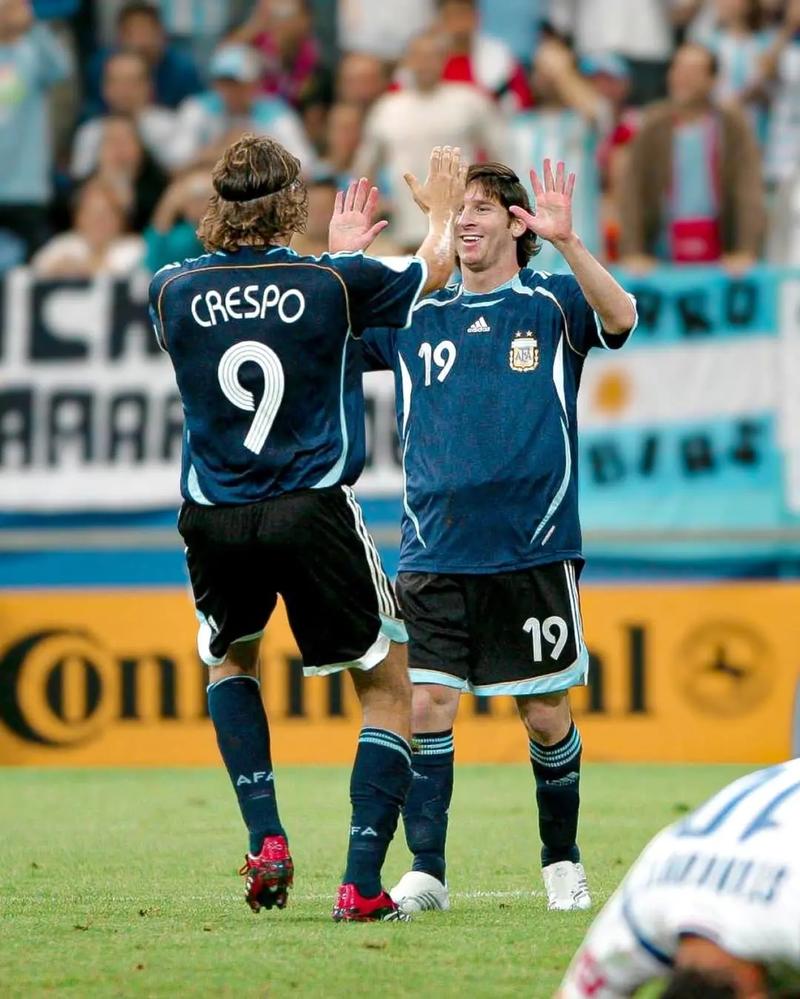 德国杯前瞻：柏林联合体能占优盼爆冷，拜仁欲报金身被破之仇（德国杯前瞻：柏林联合凭体能优势冲击冷门，拜仁欲报金身告破之仇）