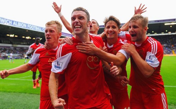 足球英超争冠形势复杂，六队仍有希望（英超冠军归属尚未明朗，六队依旧有望问鼎）